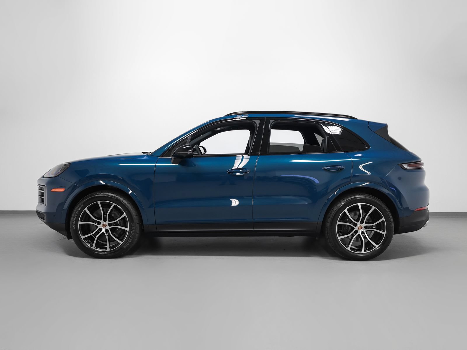 New 2026 Porsche Cayenne AWD/4WD image 2