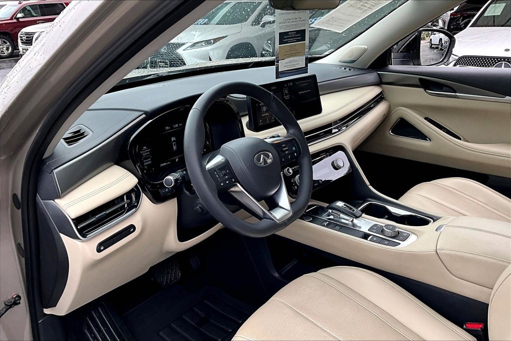 Certified 2025 INFINITI QX60 Luxe FWD image 13