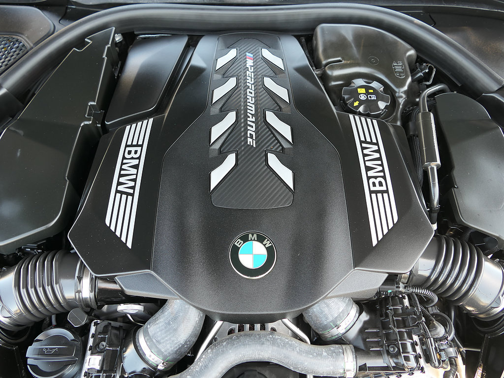 Used 2023 BMW M550i xDrive w/ Executive Package AWD/4WD image 32