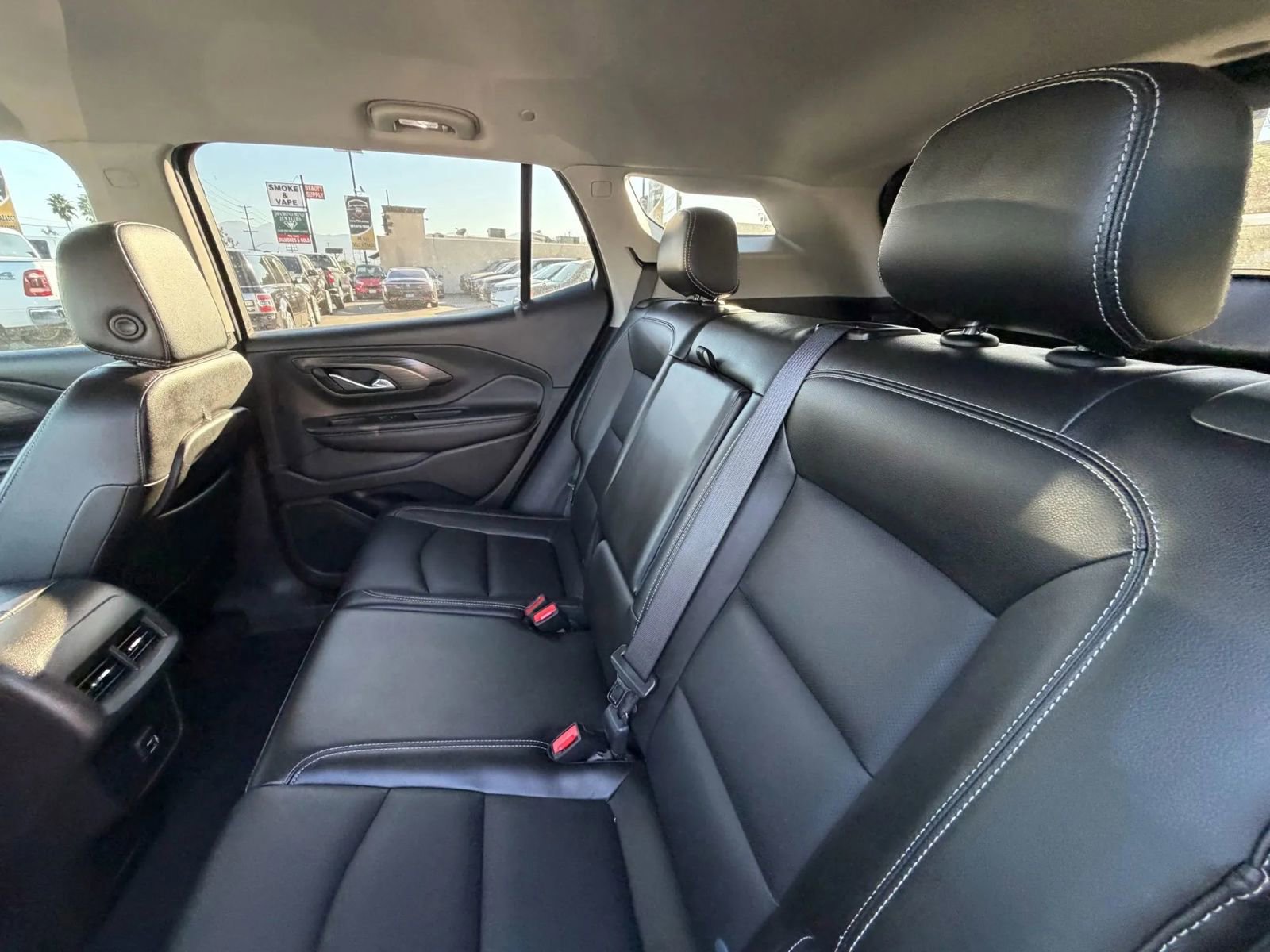 Used 2022 GMC Terrain SLT image 23