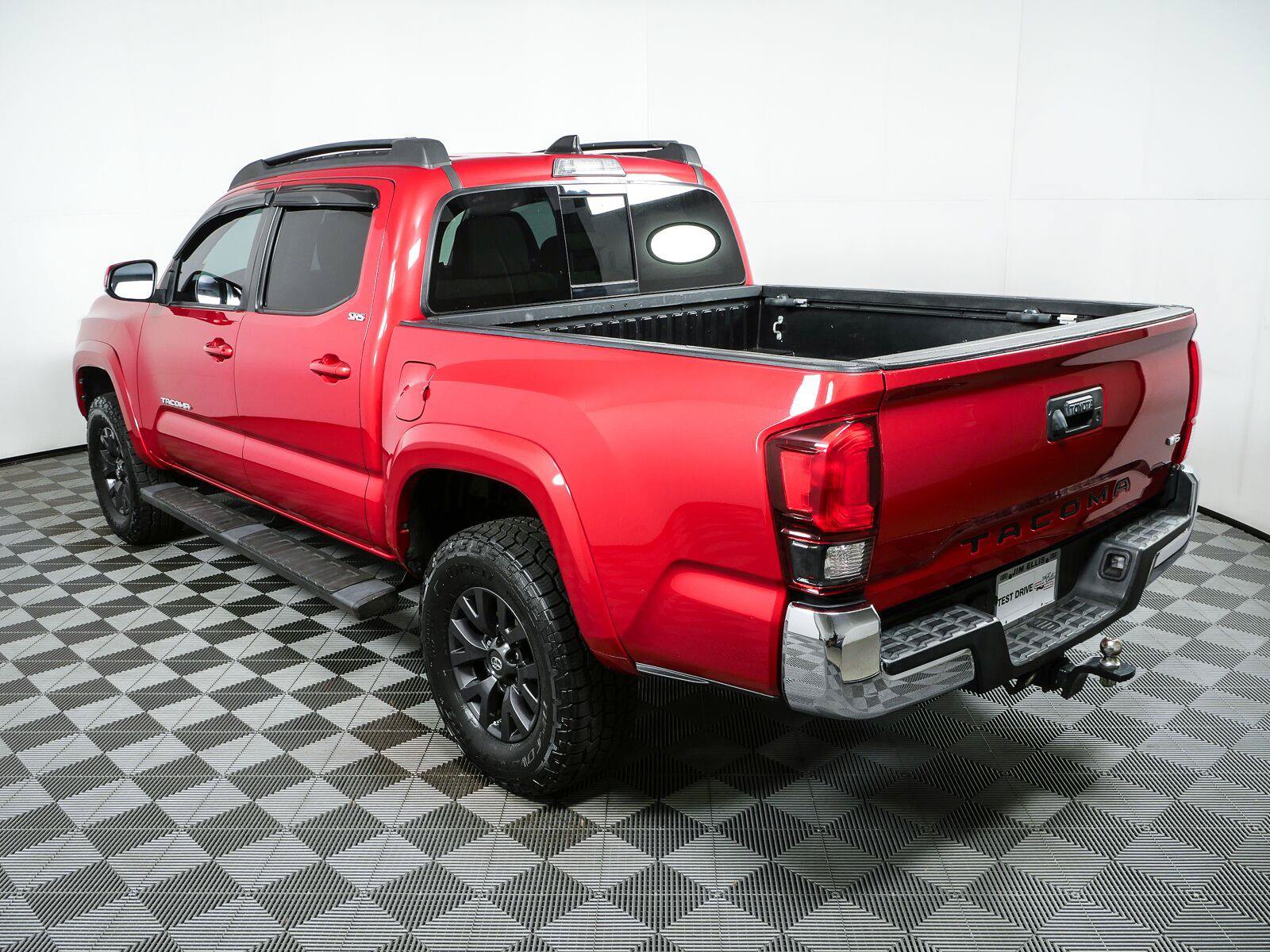 Used 2021 Toyota Tacoma SR5 RWD image 26