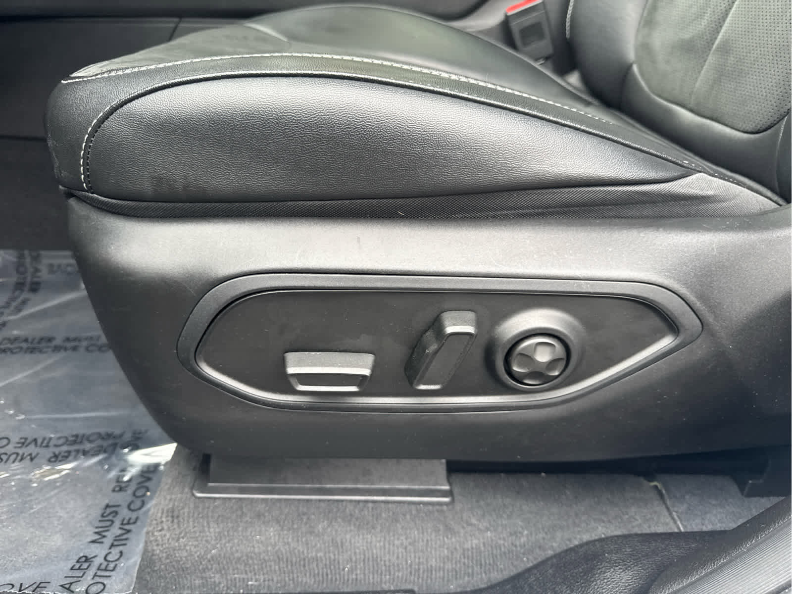 Certified 2023 Jeep Grand Cherokee Altitude image 17