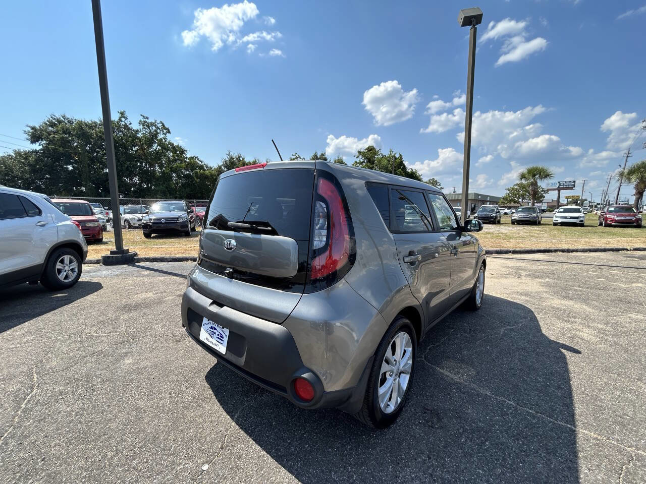 Used 2014 Kia Soul + image 5