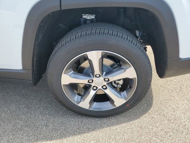 New 2025 Jeep Grand Cherokee L Limited w/ Luxury Tech Group II image 5