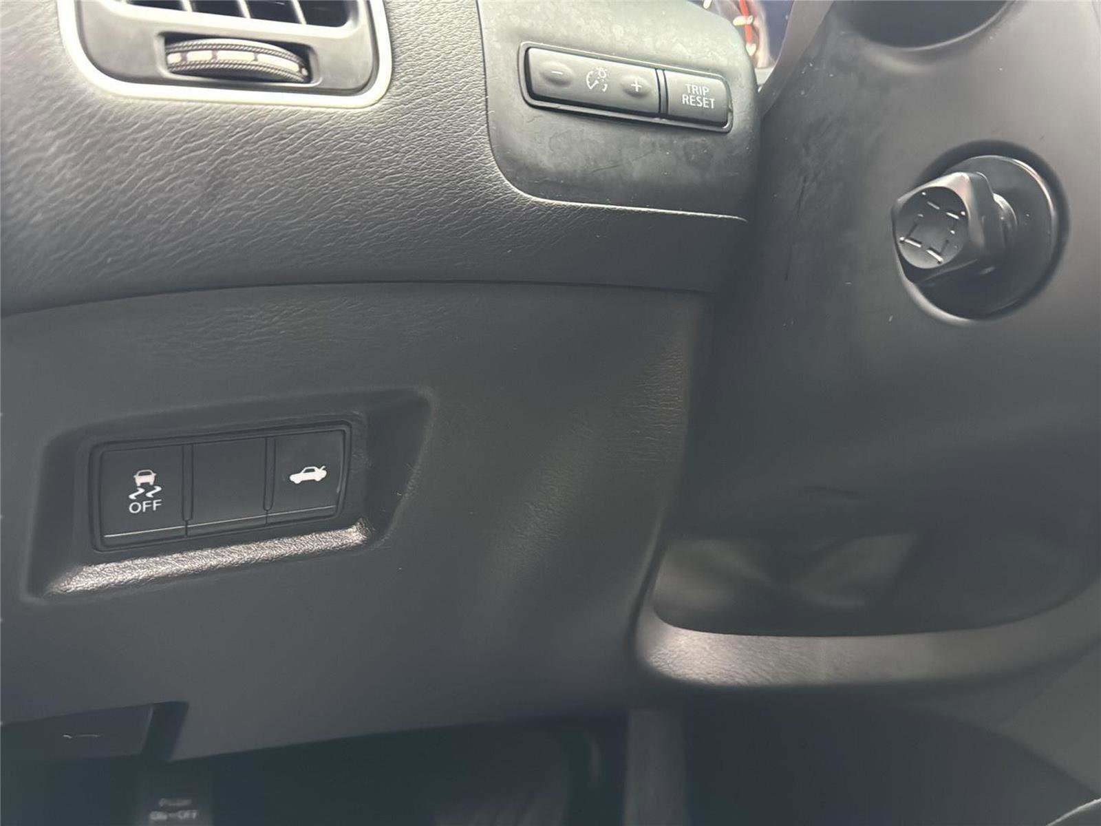 Used 2022 INFINITI Q50 Sensory image 14