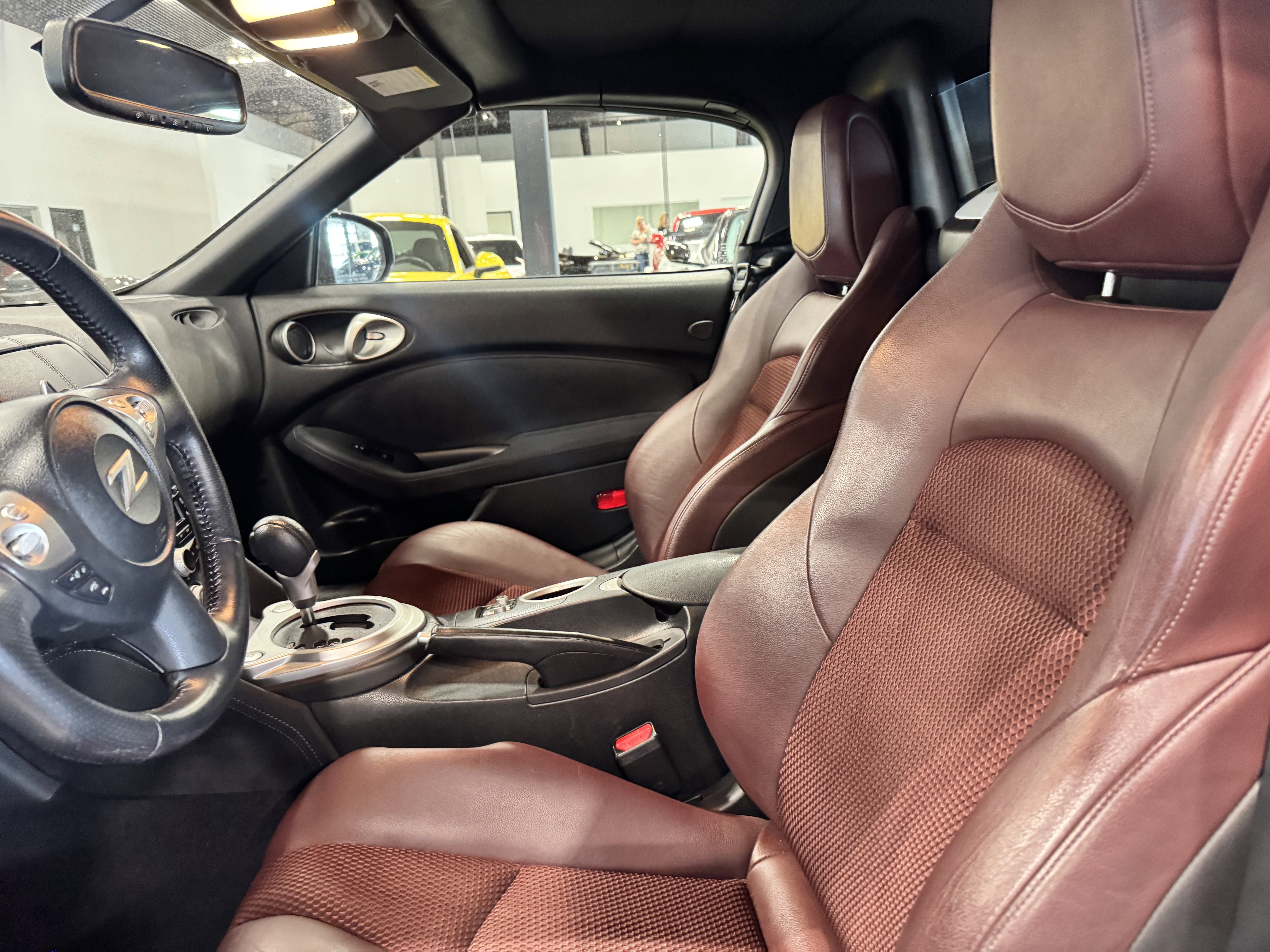 Used 2010 Nissan 370Z Touring image 9