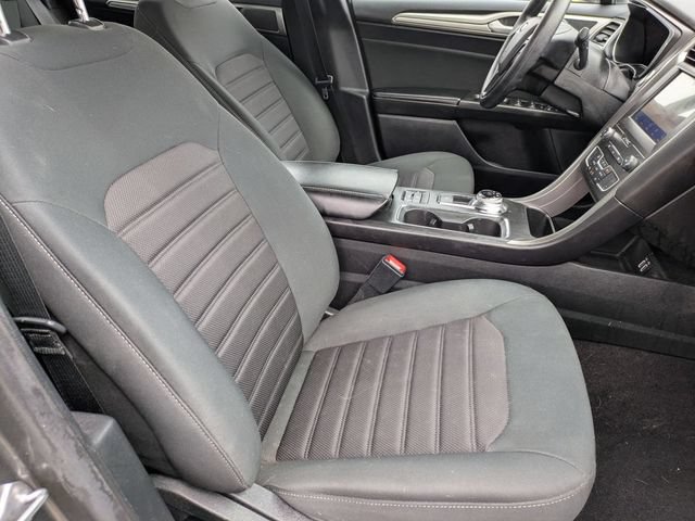 Used 2020 Ford Fusion SE FWD image 27