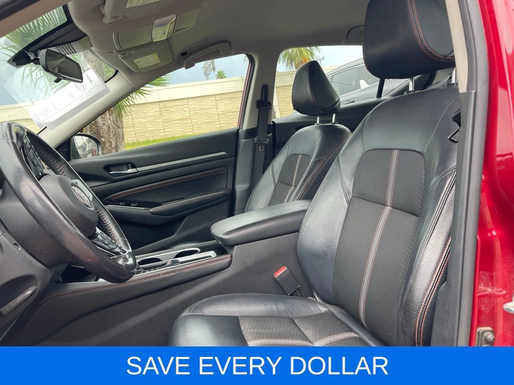 Used 2023 Nissan Altima 2.5 SR FWD image 13