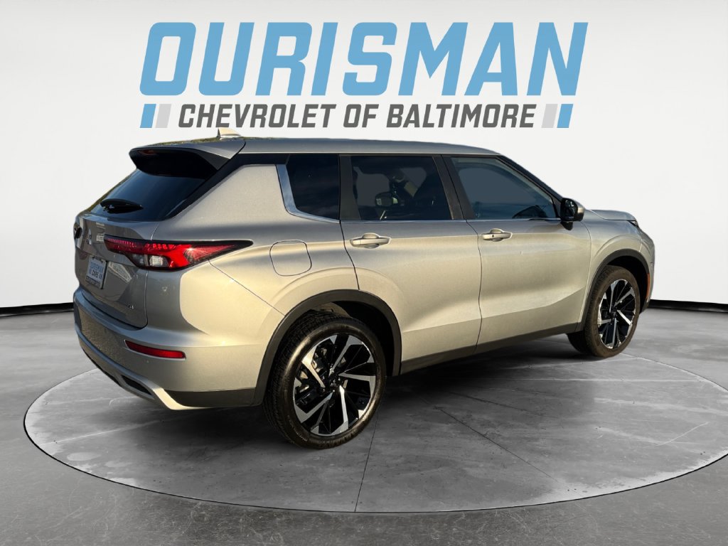 Used 2024 Mitsubishi Outlander AWD image 6