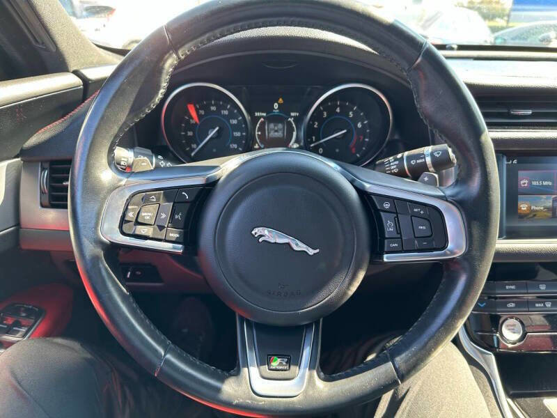 Used 2016 Jaguar XF R-Sport image 20