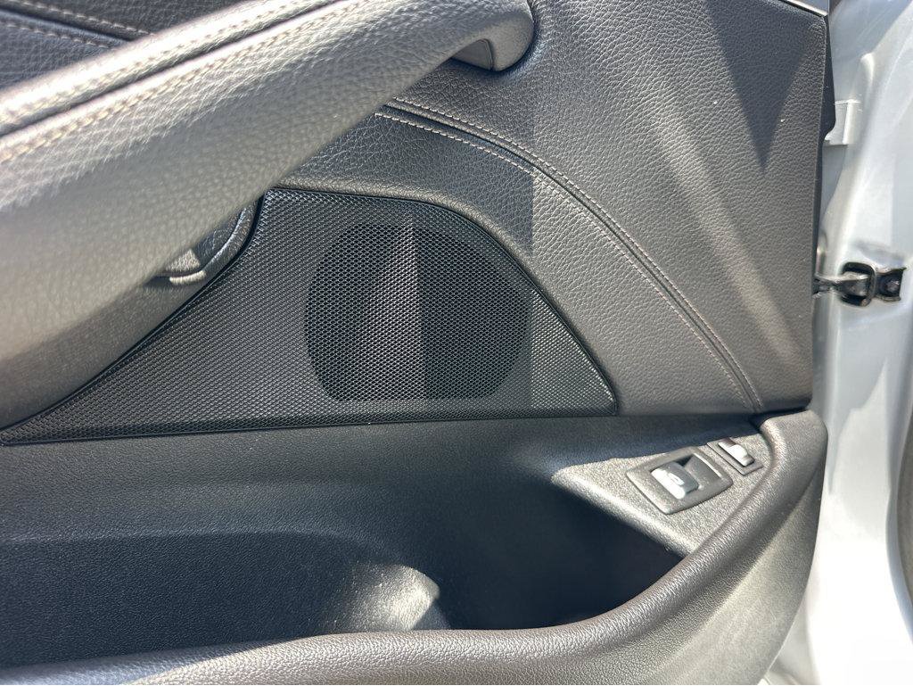 Used 2019 BMW 530e w/ Premium Package RWD image 35
