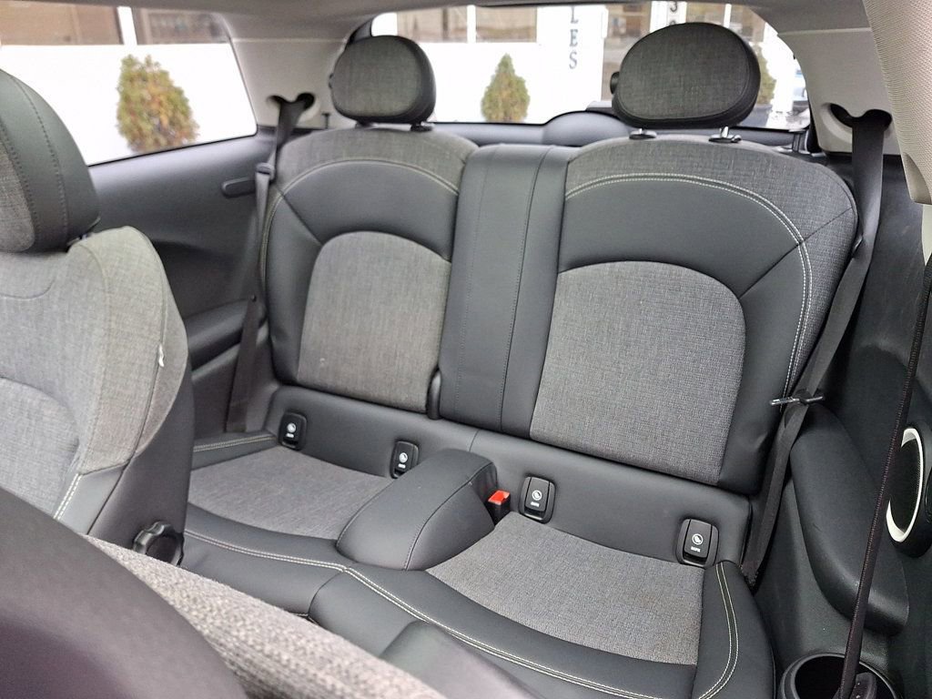 Used 2014 MINI Cooper S image 10