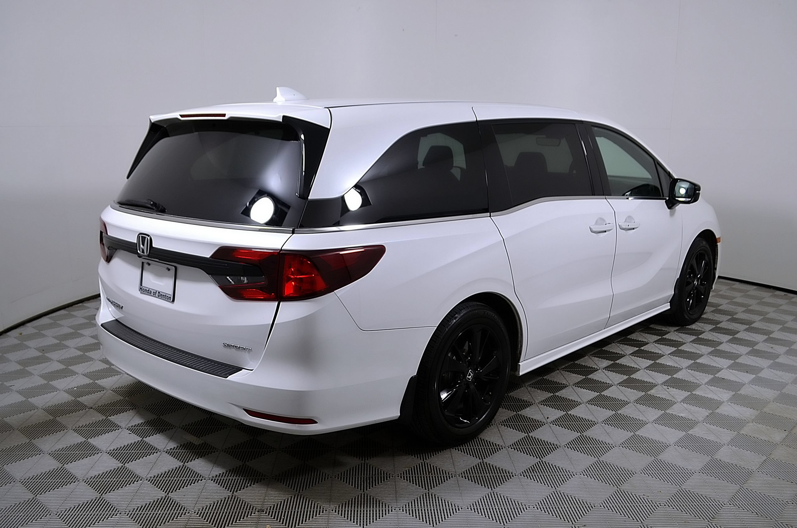 Used 2024 Honda Odyssey Sport image 7