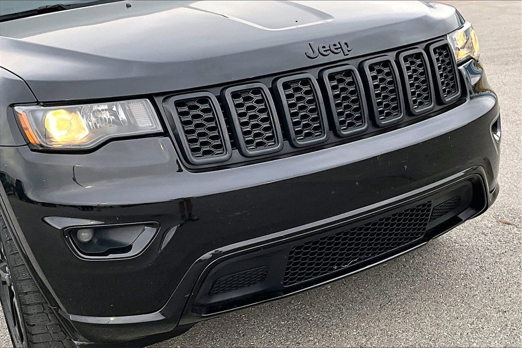 Used 2020 Jeep Grand Cherokee Altitude image 25