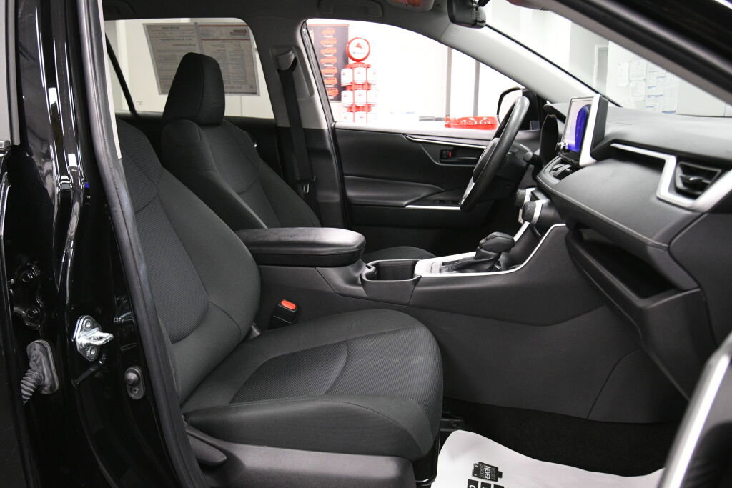 Certified 2024 Toyota RAV4 LE image 24