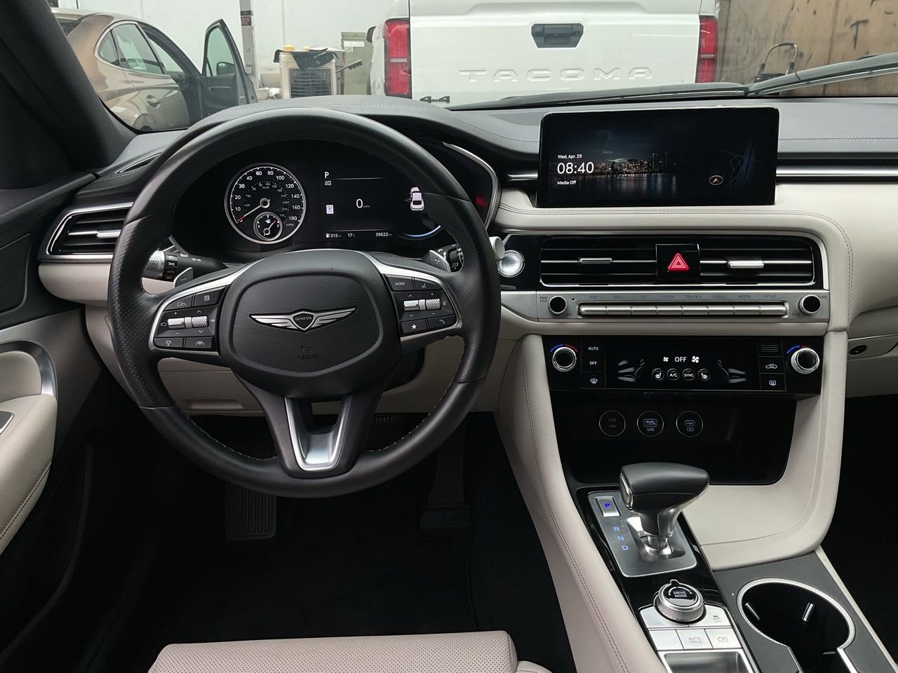 Used 2025 Genesis G70 2.5T RWD image 14