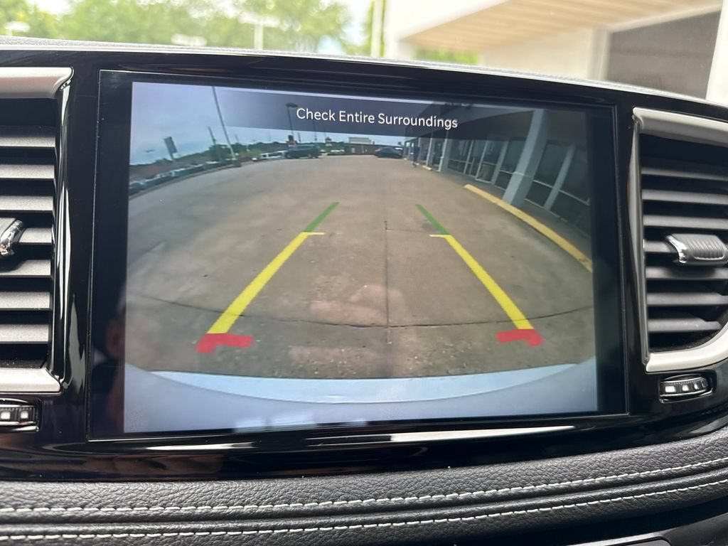 Used 2024 Chrysler Pacifica Limited FWD image 20