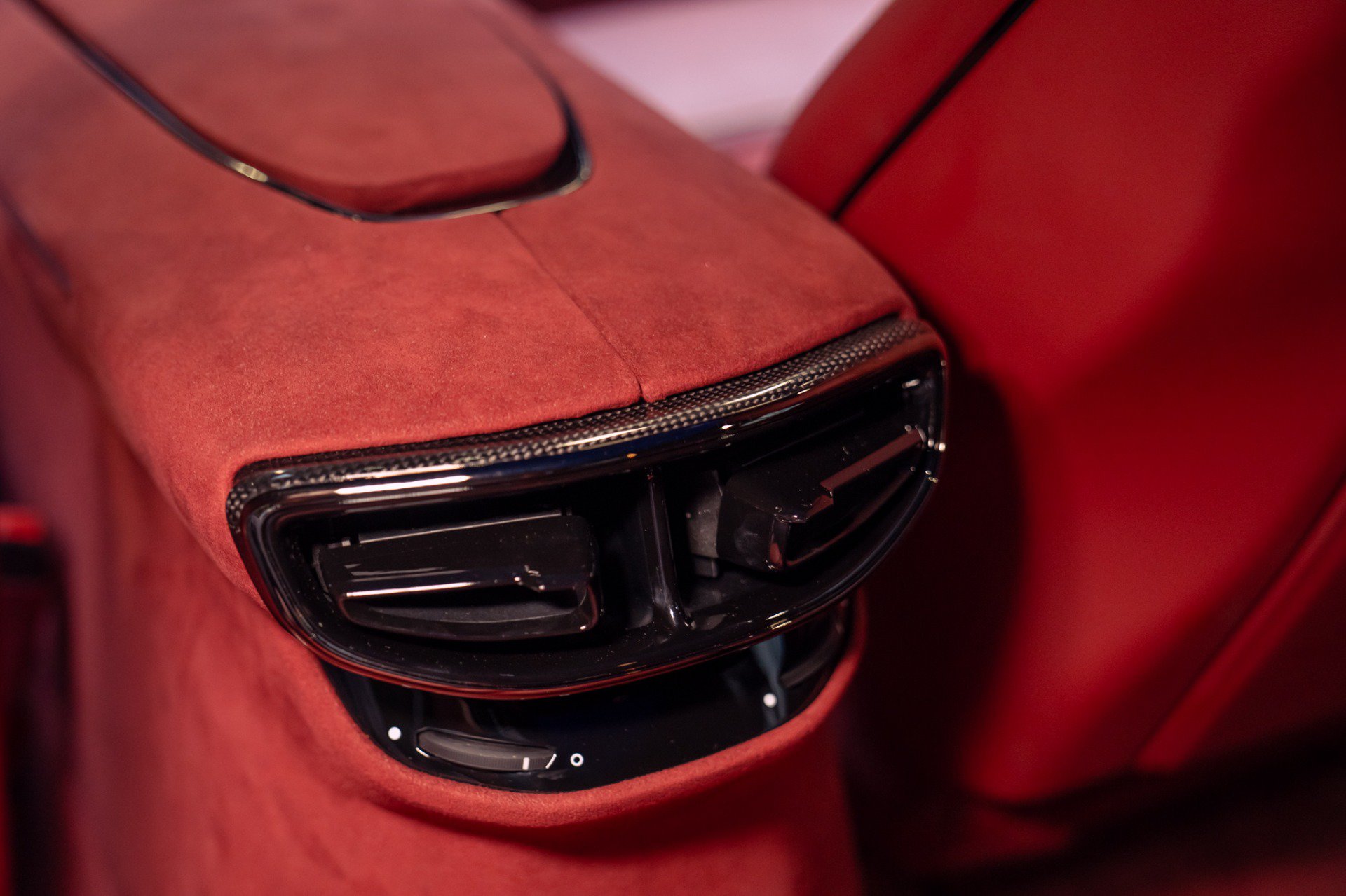 Used 2025 Ferrari Purosangue AWD/4WD image 62