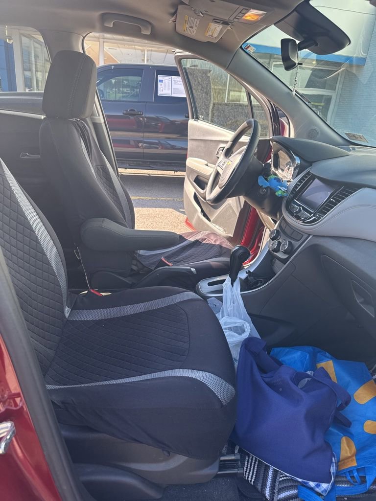 Used 2021 Chevrolet Trax LS w/ Tint and Cruise Package image 12