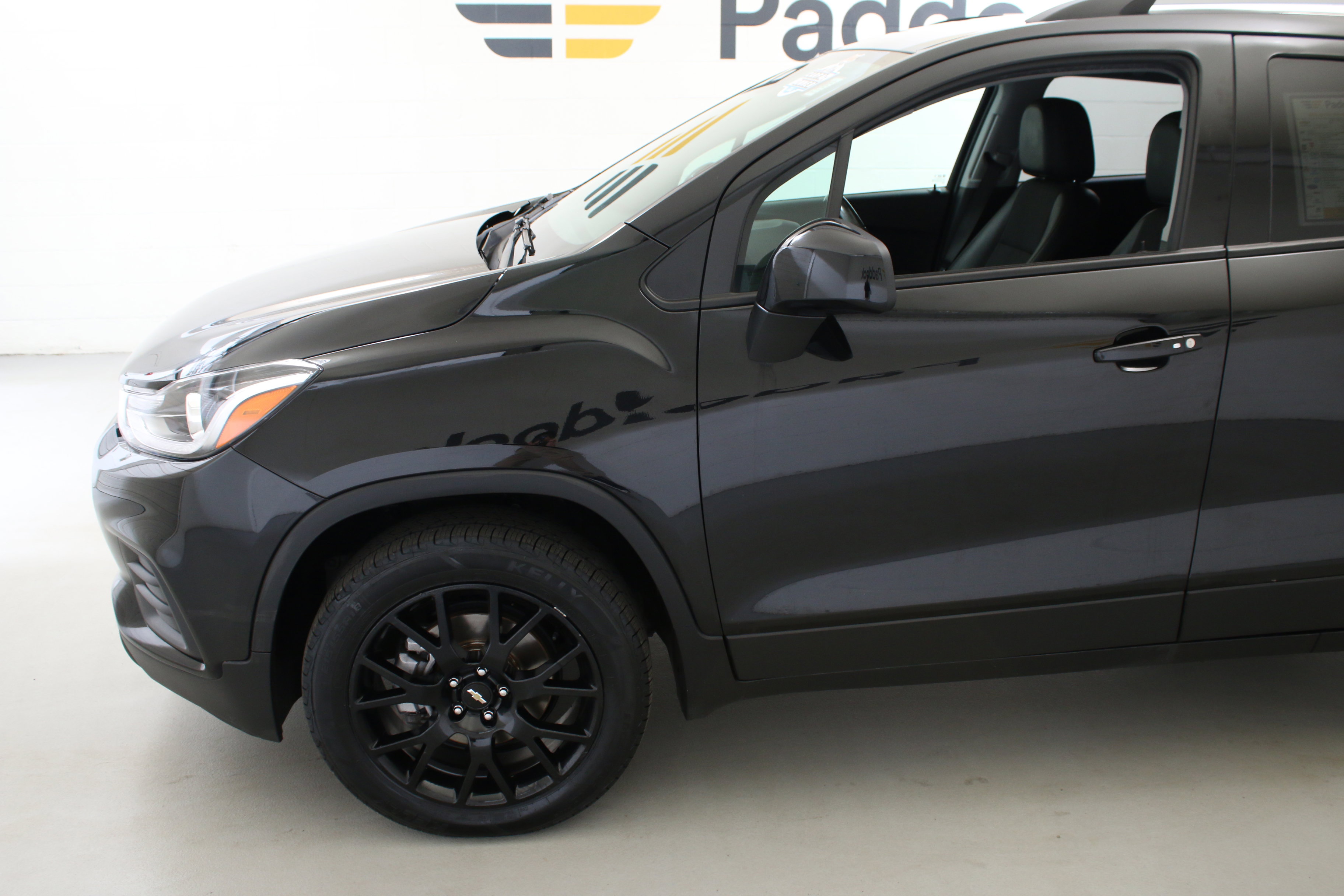 Used 2022 Chevrolet Trax LT w/ Midnight Edition image 4