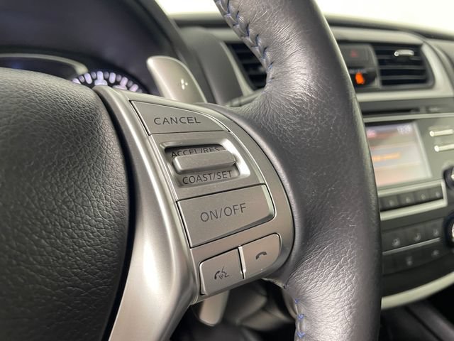 Used 2017 Nissan Altima 2.5 SR w/ Midnight Edition Package FWD image 9