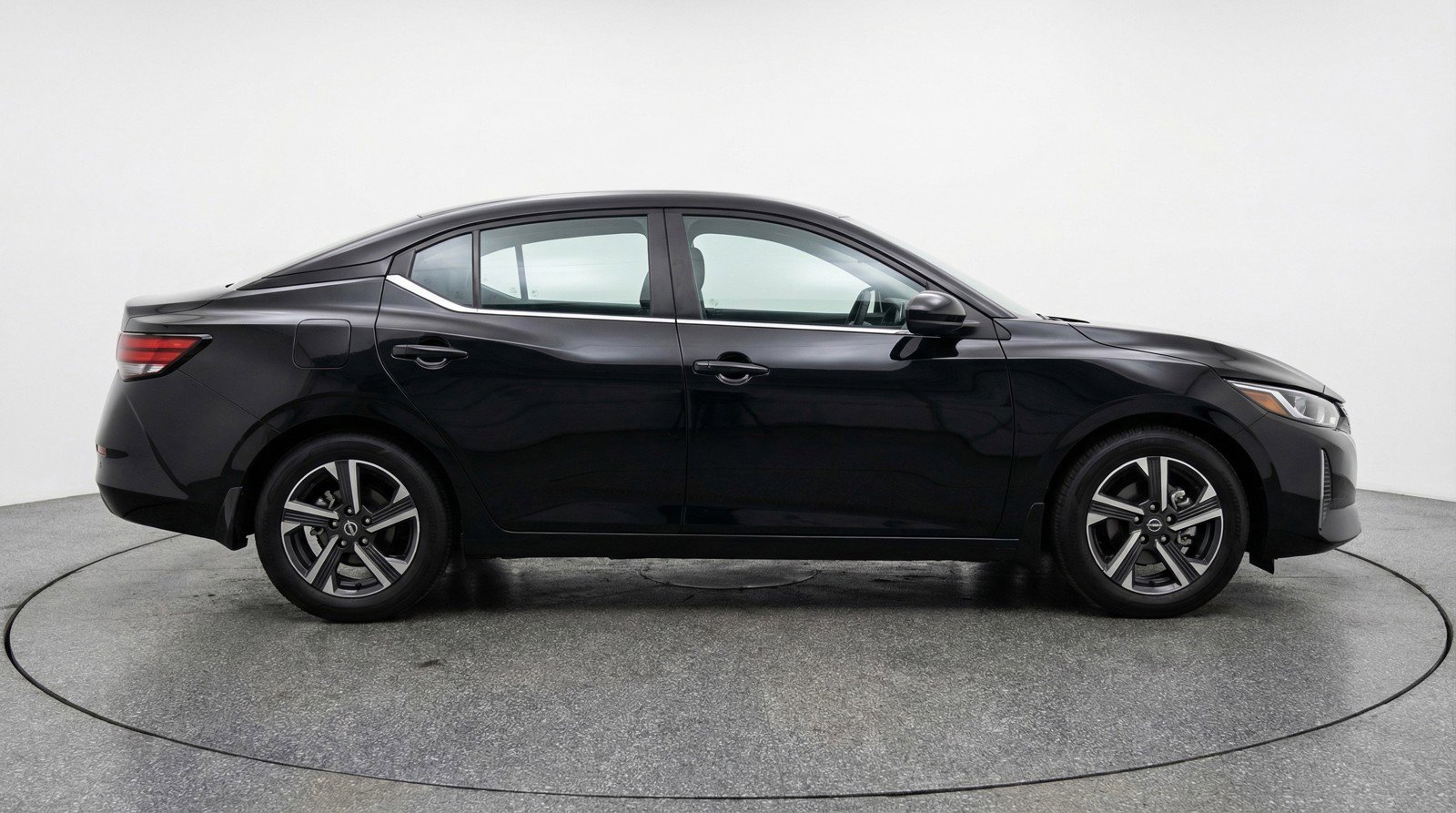 Used 2025 Nissan Sentra SV FWD image 9