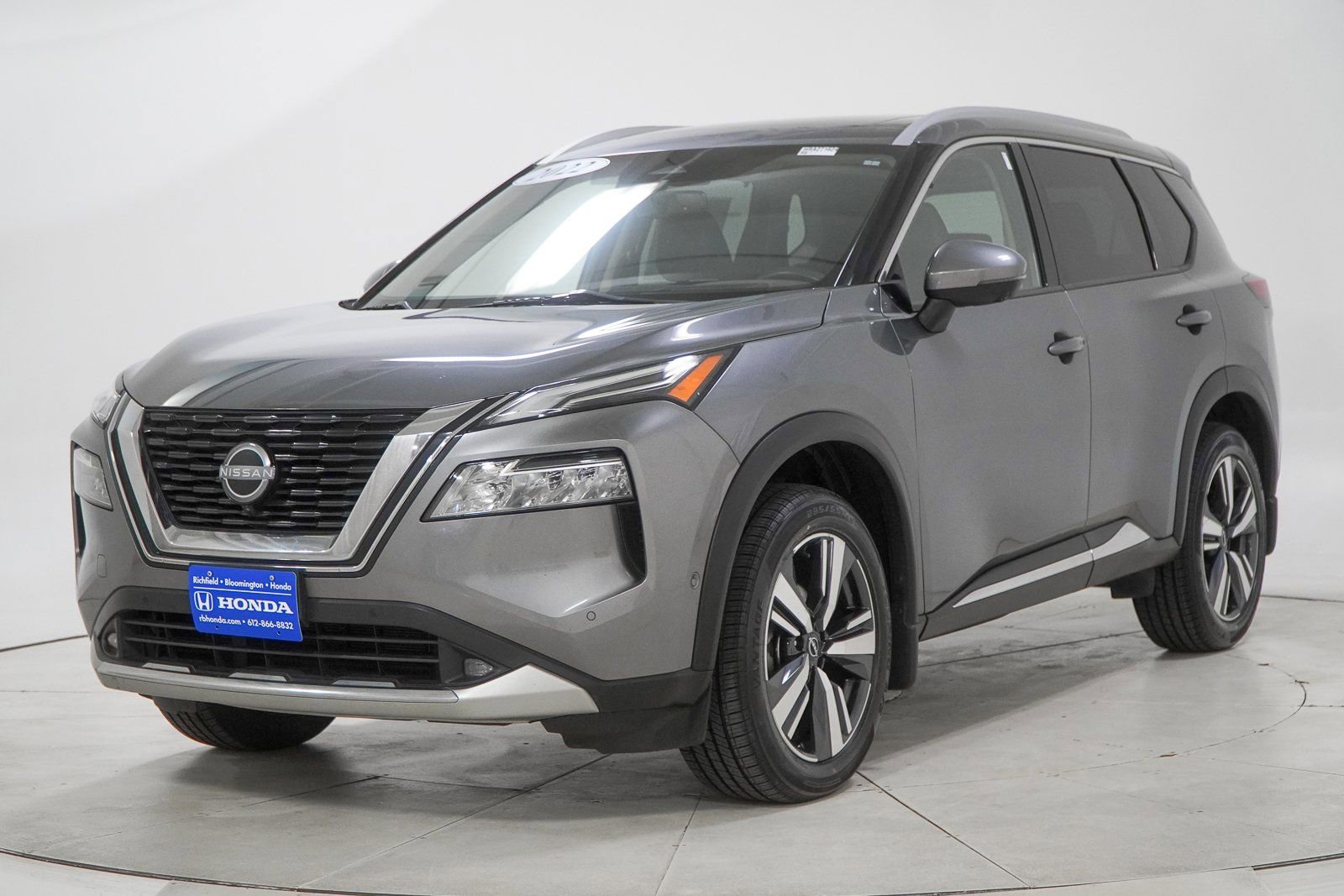 Used 2022 Nissan Rogue Platinum w/ Head-Up Display Package image 4