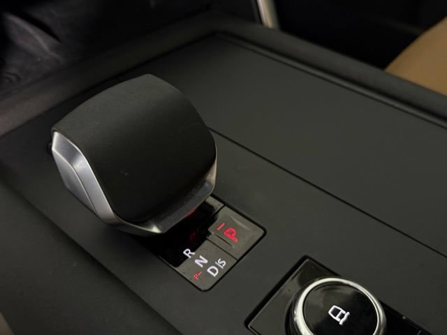 Used 2026 Land Rover Discovery Limited Edition AWD/4WD image 20