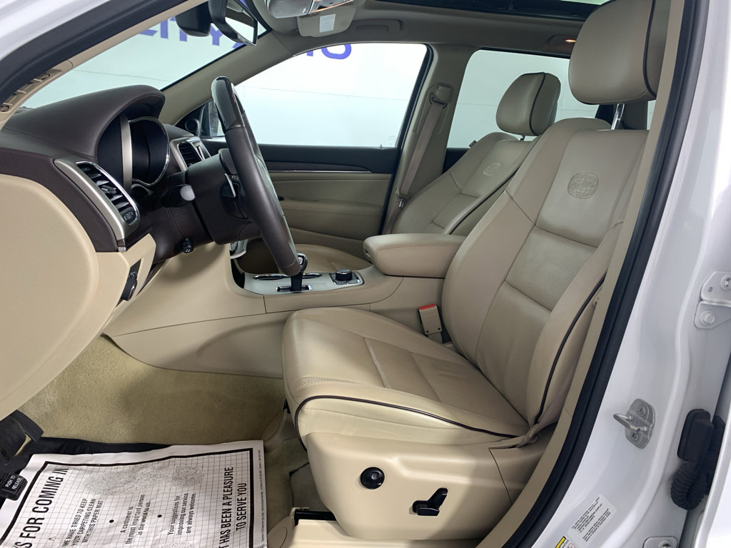 Used 2014 Jeep Grand Cherokee Overland image 16