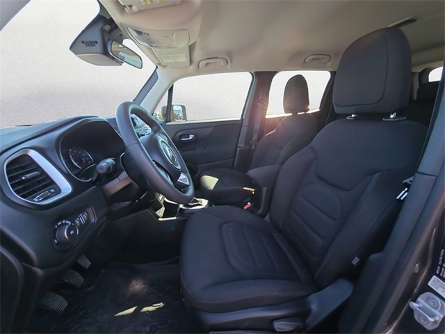 Used 2018 Jeep Renegade Latitude image 9