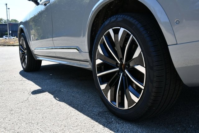 New 2026 Volvo XC90 B6 Plus w/ Protection Package Premier AWD/4WD image 9
