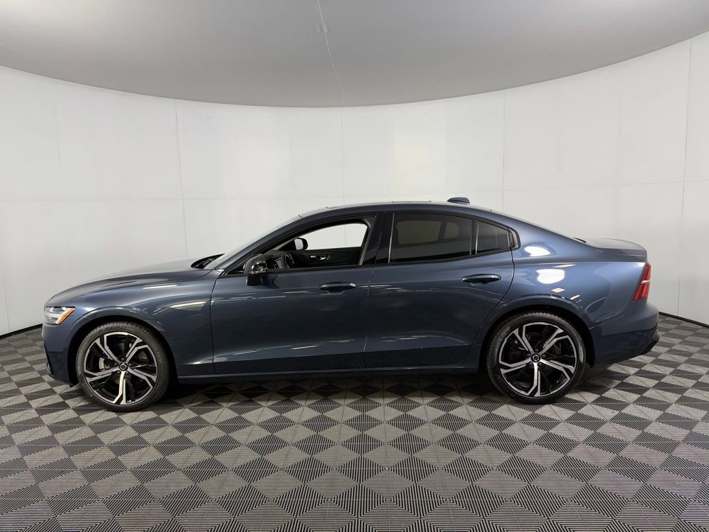 Used 2025 Volvo S60 B5 Core image 11