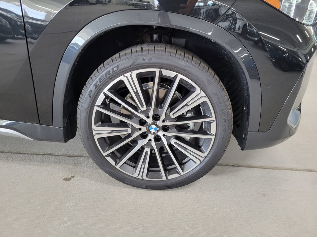 New 2025 BMW X1 xDrive28i w/ Convenience Package AWD/4WD image 4