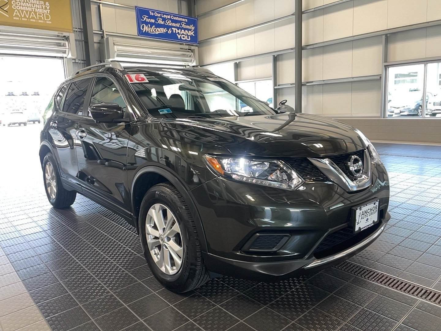Used 2016 Nissan Rogue SV w/ SV Premium Package