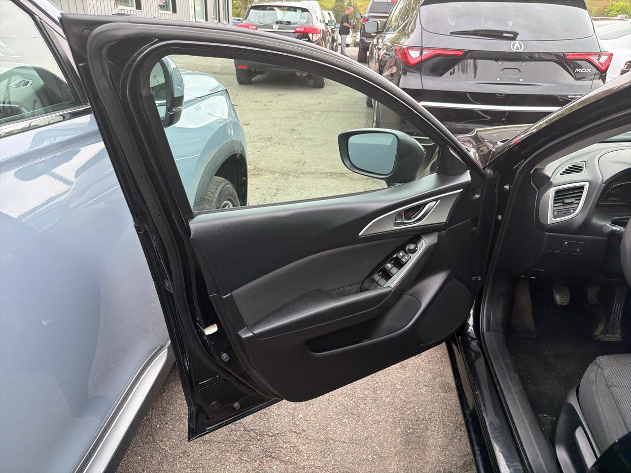 Used 2018 MAZDA MAZDA3 Sport FWD image 15