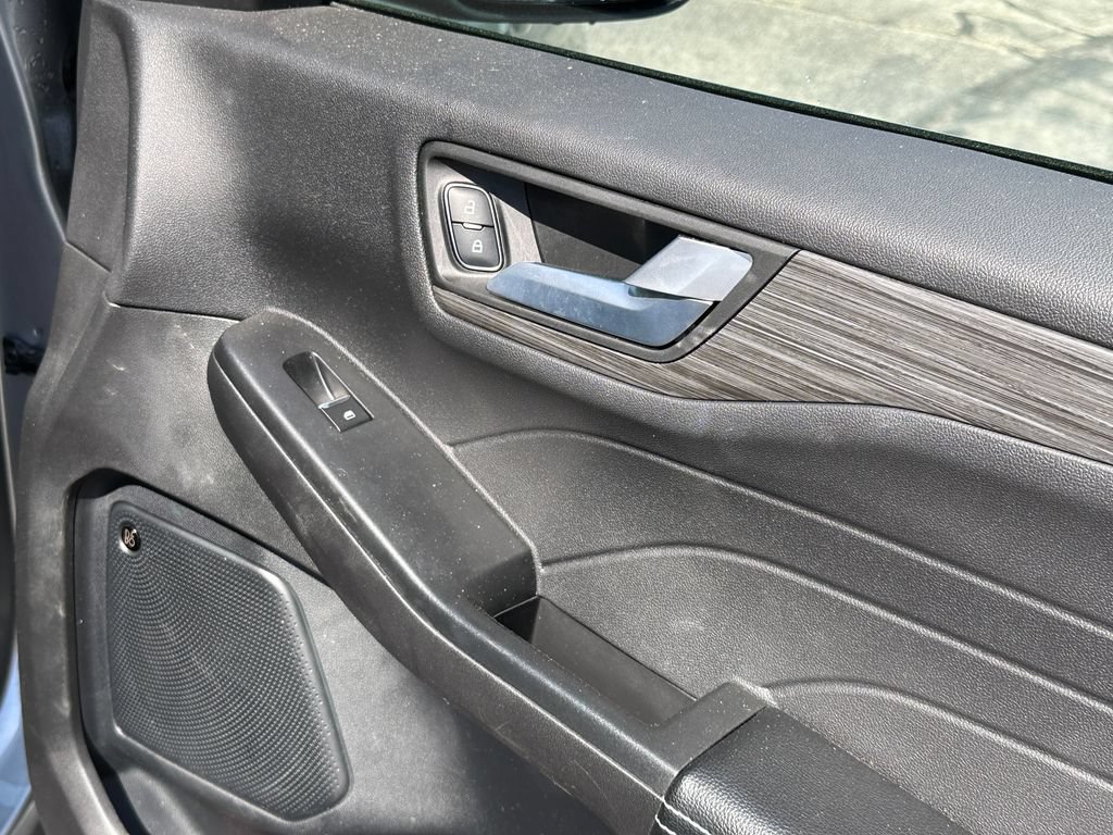 Used 2024 Ford Escape SE w/ PHEV Premium Package FWD image 19
