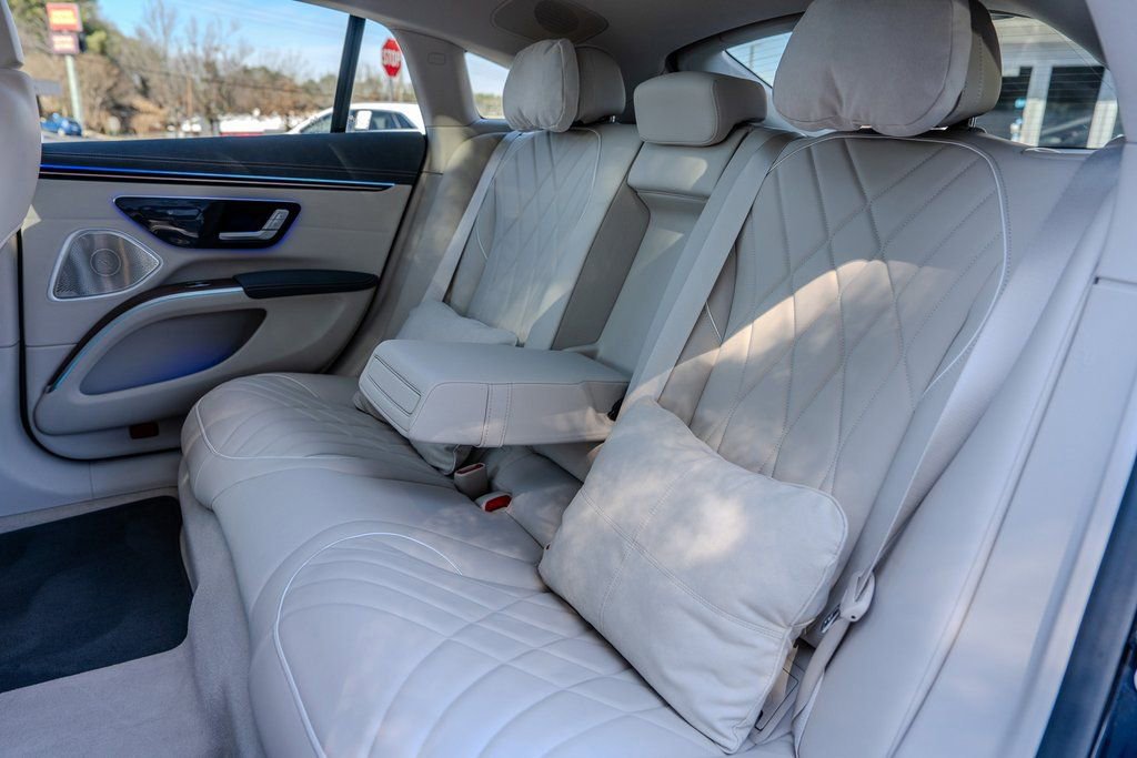 Used 2023 Mercedes-Benz EQS 580 4MATIC Sedan image 19