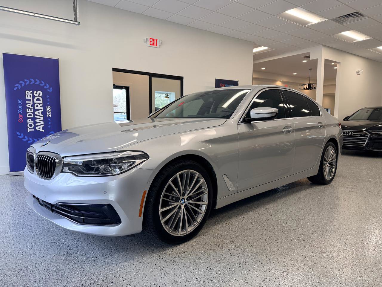 Used 2019 BMW 530i w/ Premium Package RWD image 4