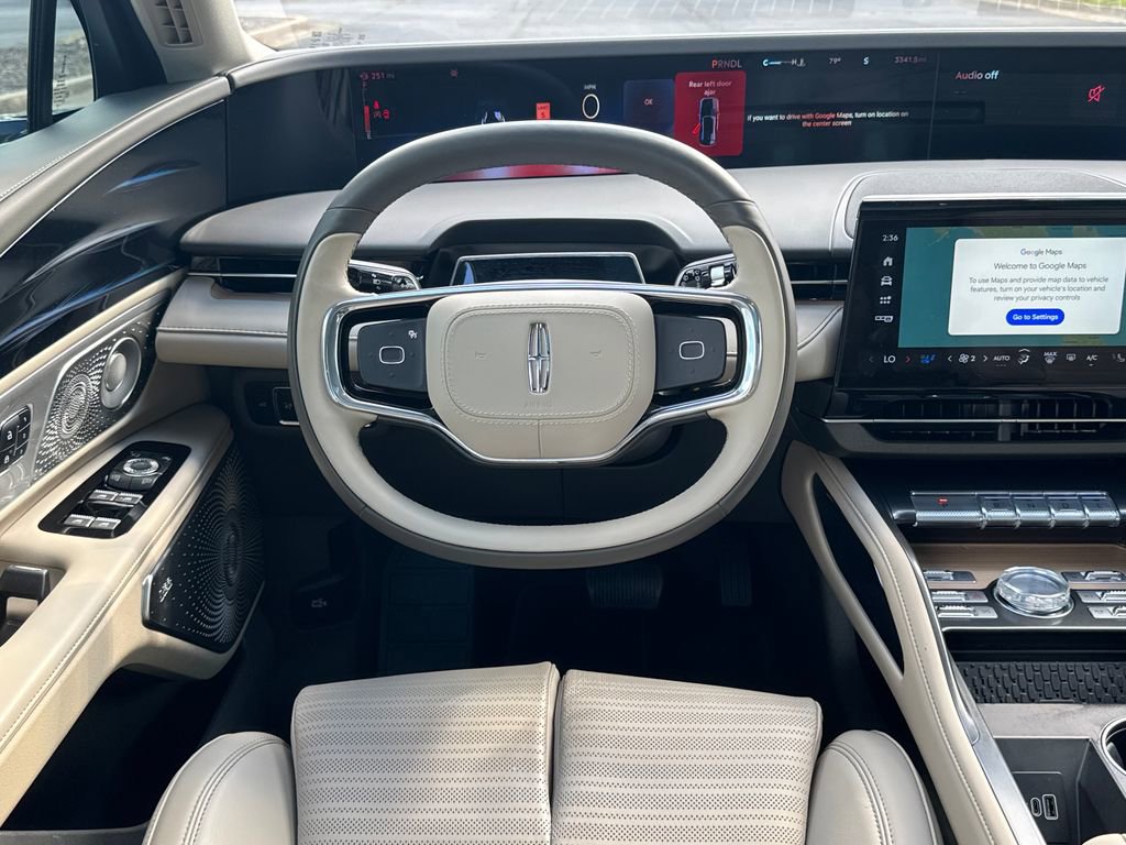 Used 2025 Lincoln Nautilus Reserve image 13