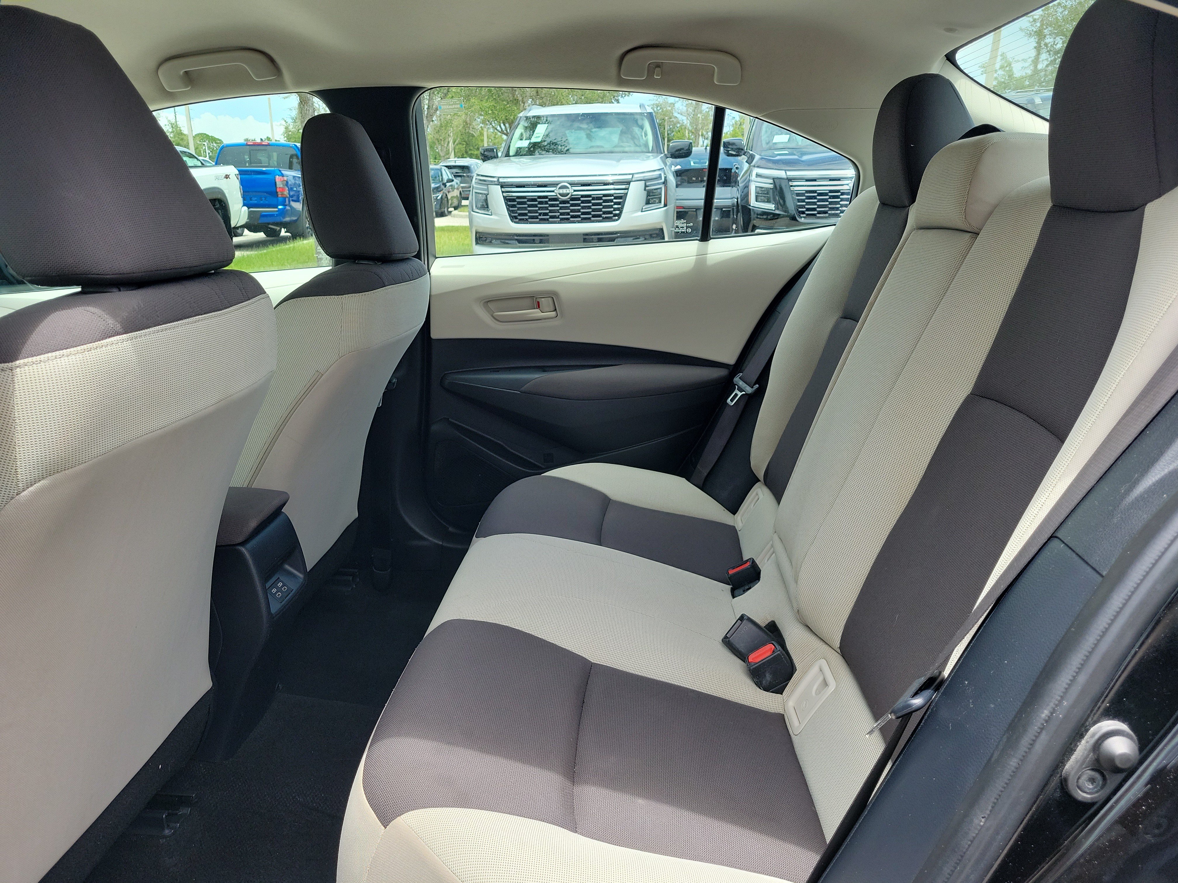 Used 2023 Toyota Corolla LE FWD image 17