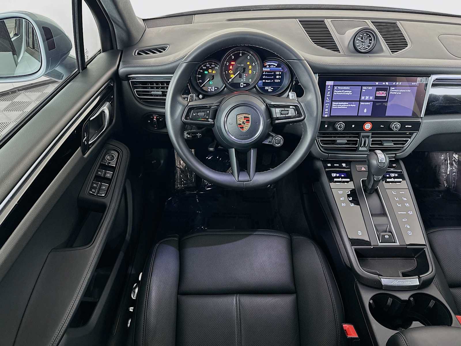 Certified 2026 Porsche Macan AWD/4WD image 24