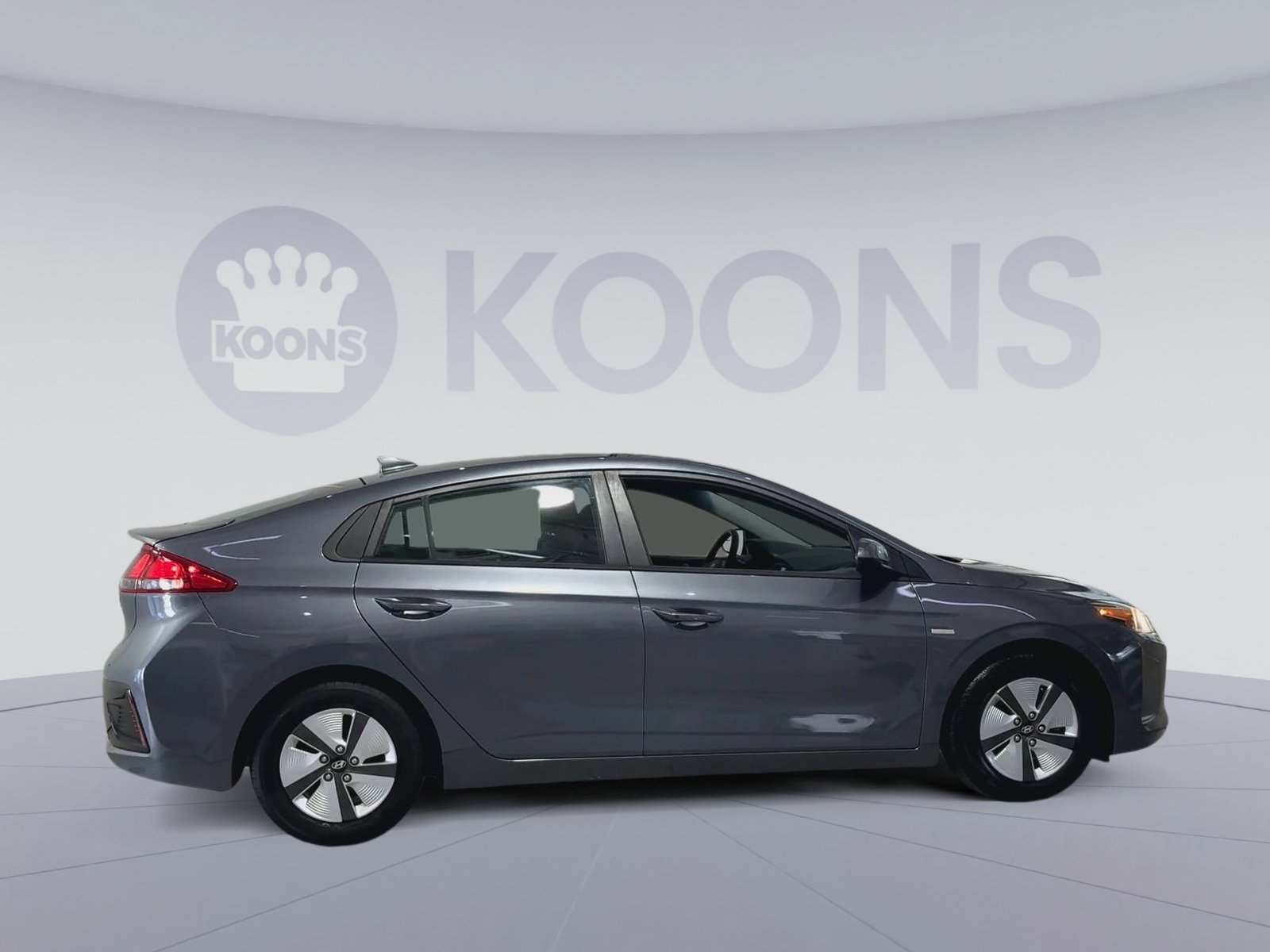 Used 2018 Hyundai Ioniq Blue FWD image 12