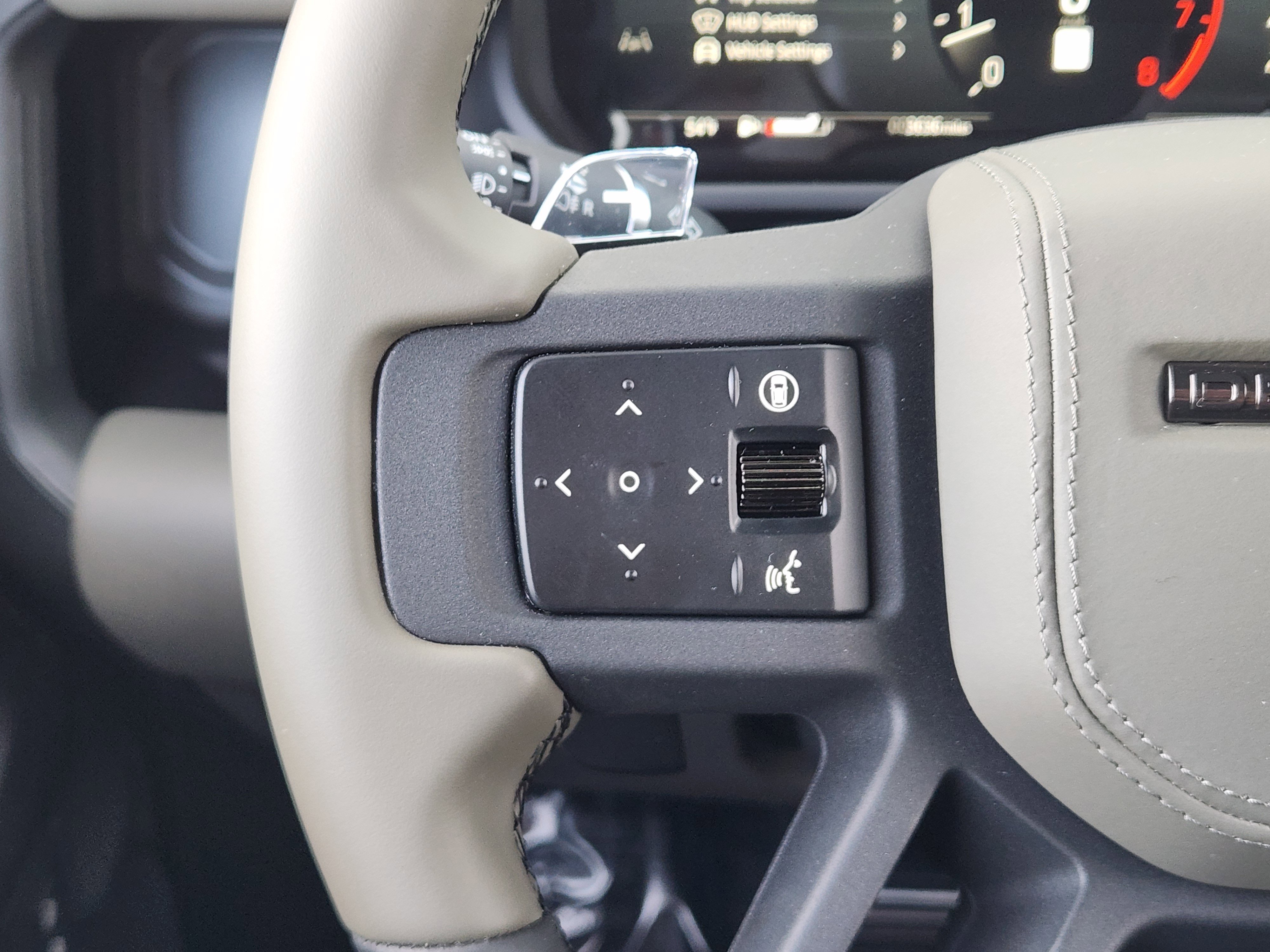 Certified 2025 Land Rover Defender 110 image 30