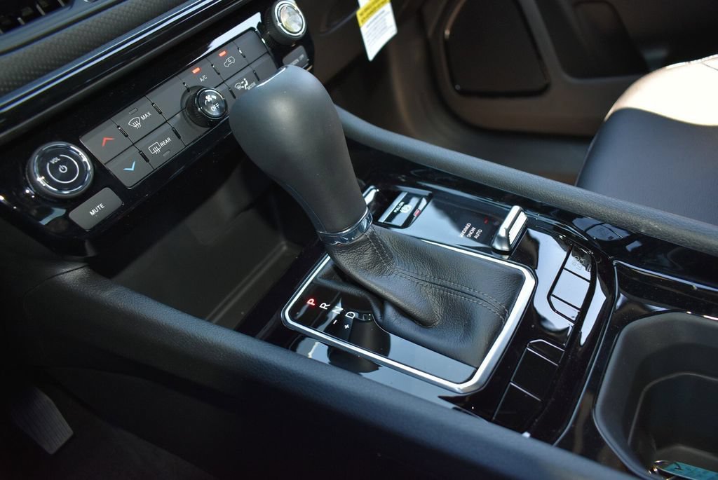 New 2026 Jeep Compass Latitude AWD/4WD image 18