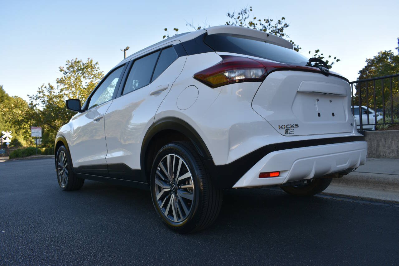 Used 2022 Nissan Kicks SV FWD image 30