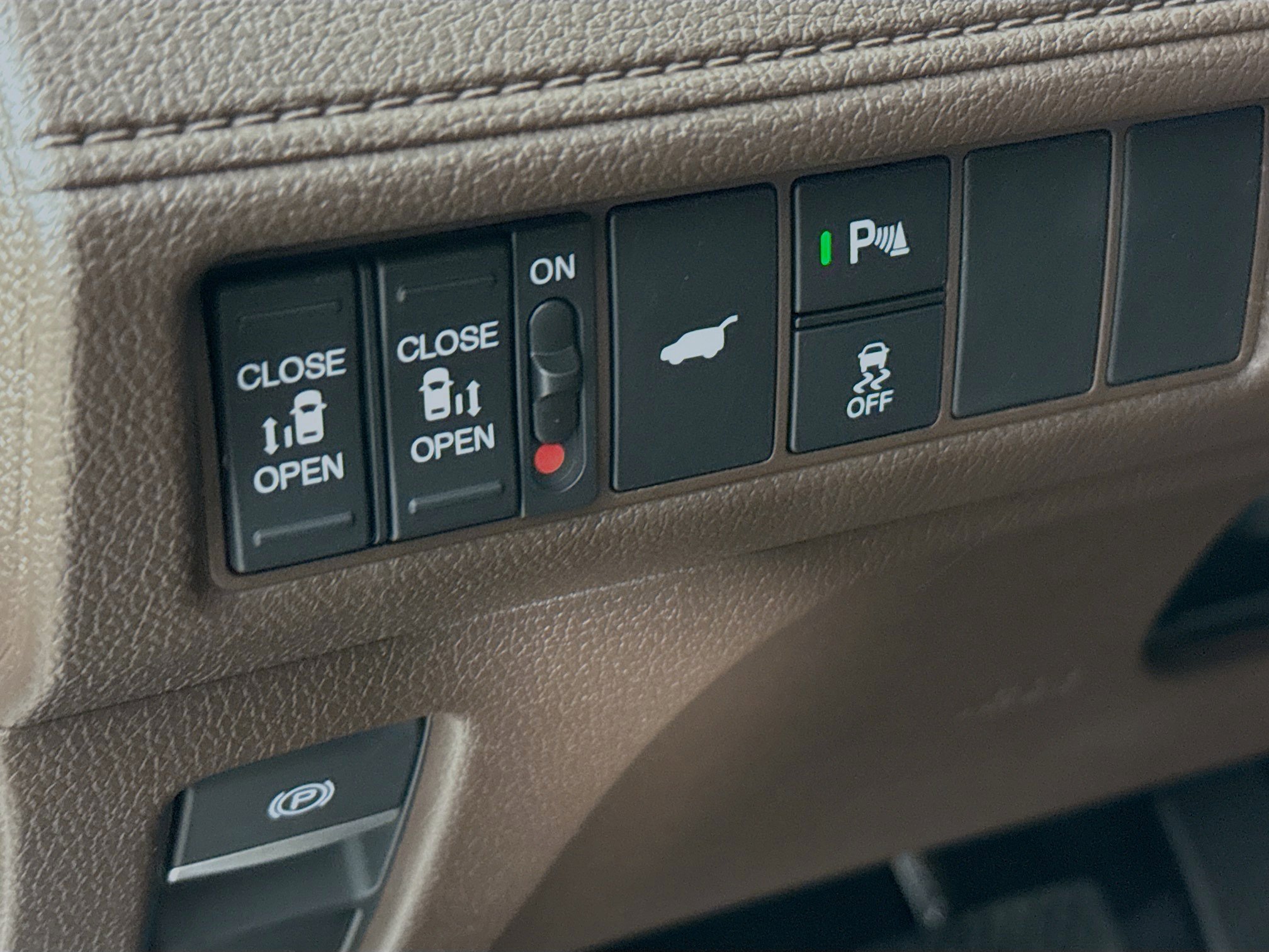 New 2026 Honda Odyssey Touring image 9