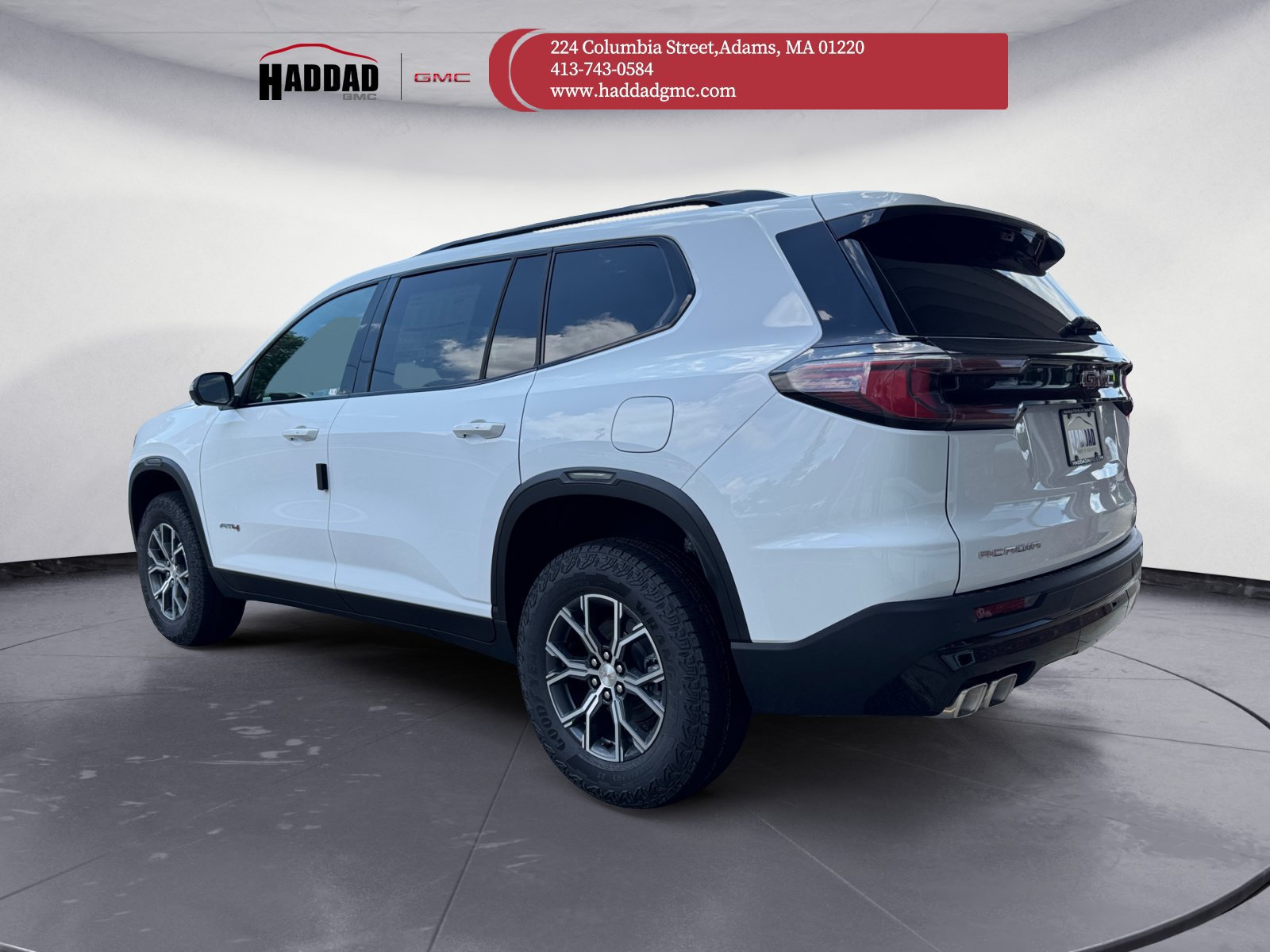 New 2026 GMC Acadia AT4 w/ Luxury Package AWD/4WD image 4