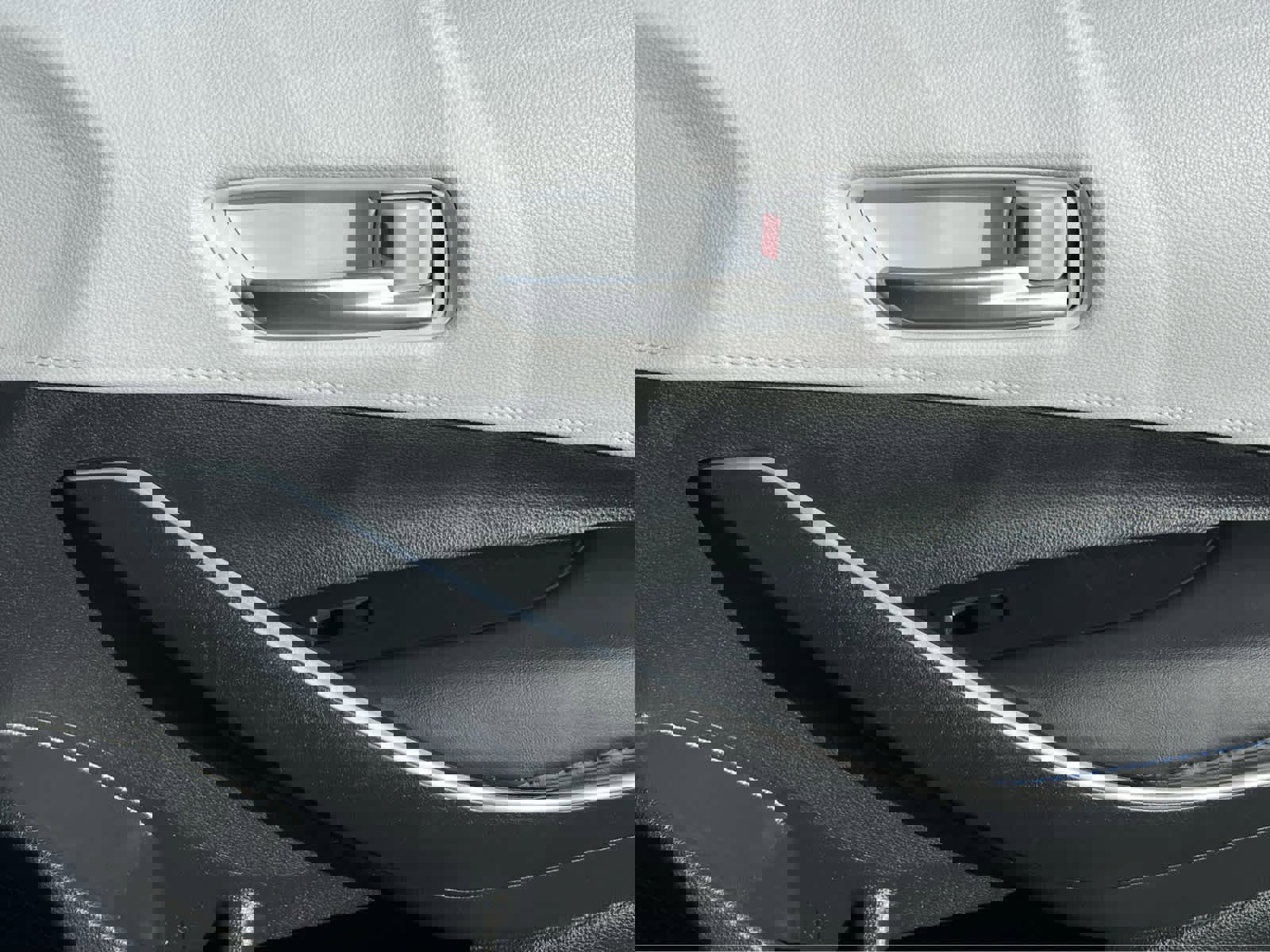 Used 2020 Toyota Corolla SE w/ Body Protection Package image 18