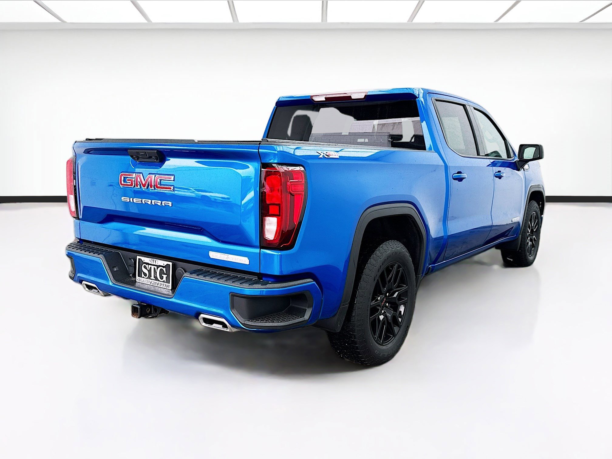 Used 2023 GMC Sierra 1500 Elevation w/ X31 Off-Road Package image 4
