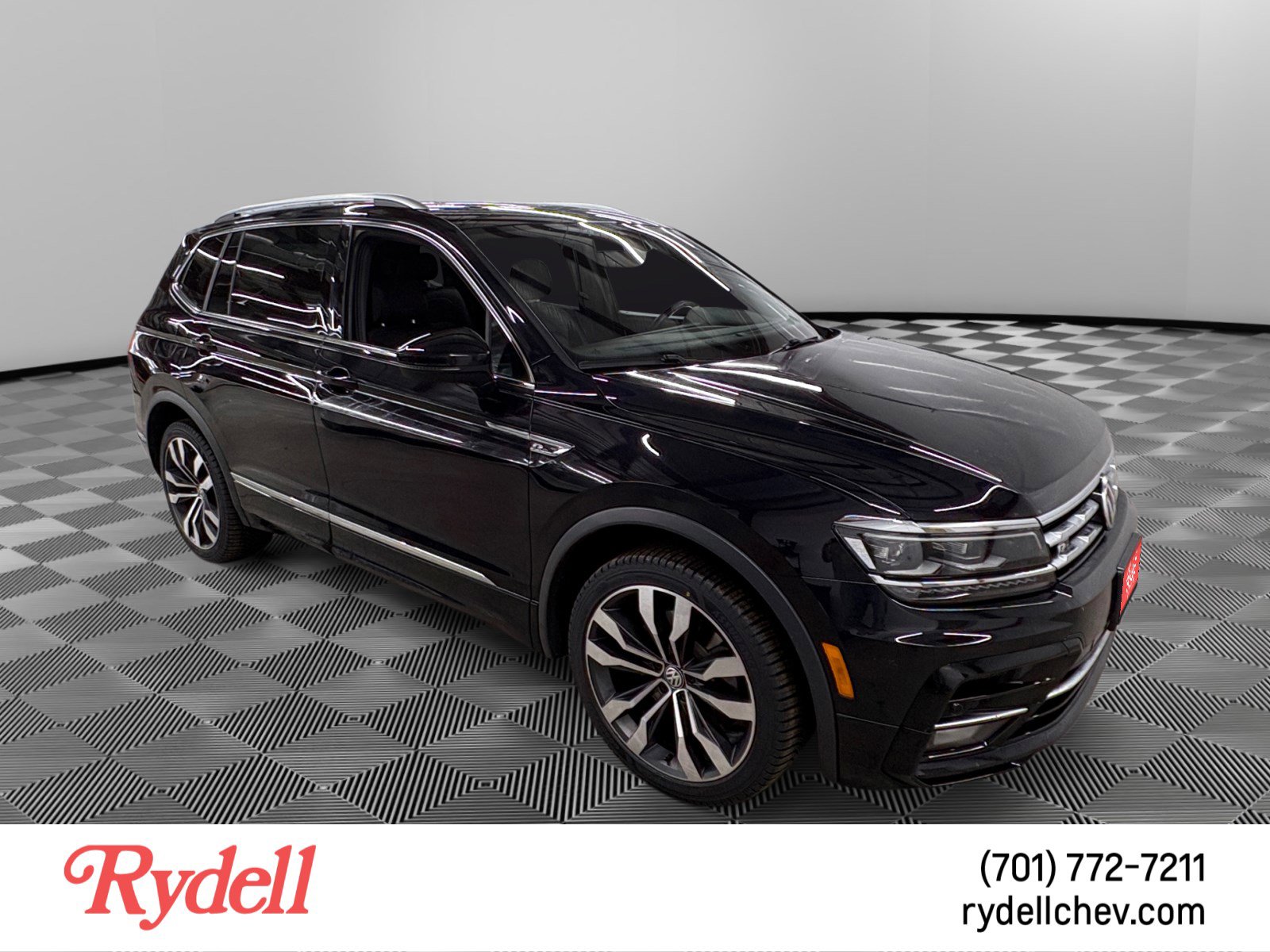 Used 2020 Volkswagen Tiguan SEL Premium R-Line w/ 3rd Row Seat Package image 7